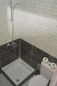 Midtown Hostel - Casa de banho