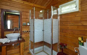 Touchwood - Baño