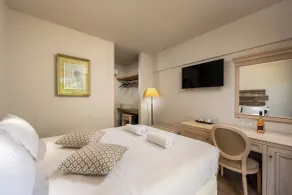 Trees Art Hotel & Suites - Room