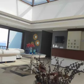 Small Beach Hotel - Reception