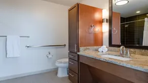 16th FL Bold CozySuites w/pool, gym, roof #5 - Badezimmer