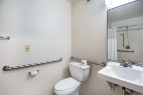 HomeTowne Studios by Red Roof Colorado Springs - Airport - Bathroom