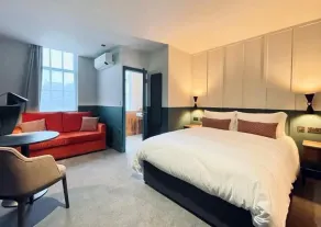The Pride of Paddington - Room