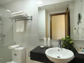 Azen Westlake Hanoi Hotel - Casa de banho