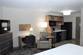 Candlewood Suites Tallahassee by IHG - Zimmer