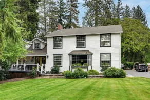 Close to Intel/nike: Large Family Home w/ Hot Tub - Innvendig