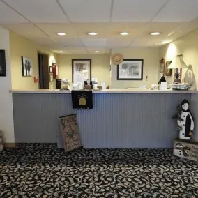 Country Living Inn - Lobby