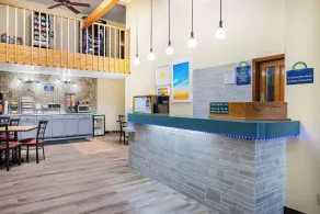 Days Inn by Wyndham Monticello - Lobby