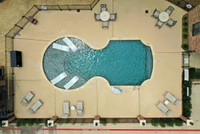 Staybridge Suites Houston - Humble Beltway 8 E by IHG - Piscine