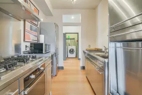 Walk to Events & Dining: Updated Brownwood Apt - Interiör
