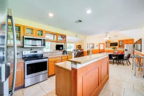 Sunrise Cove RC Llc: Lakefront Home w/ 2 Casitas! - Interior