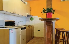 Stunning Home in Smarje With Wifi and 0 Bedrooms - Udendørsområde