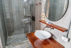Delgadillo Boutique Hotel by Socialtel - Bathroom