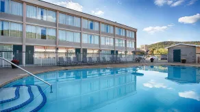 Best Western Plus Bradford Inn - Pool