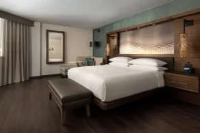Seattle Airport Marriott - Room