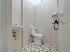 Hotel O Gala Residence - Bathroom