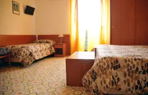 Enzo Il Negro - Room