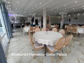 GUITAR PALACE - Chambres d'hôtes - Restaurant