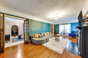 2 Mi to Dtwn: Spacious Apartment in Joliet - Interior
