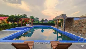 Treetop by Eight Continents Astoria, Jim Corbett - Piscine
