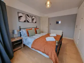 Manchester Business and Leisure Home with Free Parking - Room