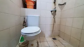 Collection O 93708 Tamansari Panoramic Apartment By Rasya Rooms - Bathroom