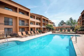 Courtyard by Marriott Savannah Midtown - Piscine