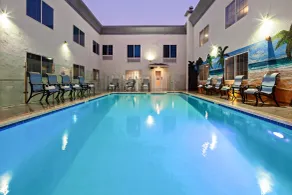 Holiday Inn Express Hollywood Walk of Fame by IHG - Piscine