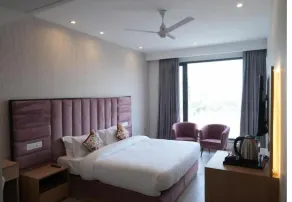 ACR Luxury Hotel - Room