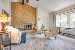 3 Mi to Michigan State: Apt w/ Patio in Lansing! - Intérieur