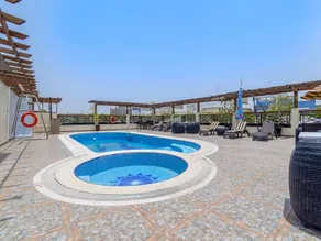 Summit Hotel - Piscine