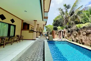 Taxa Raya Guest House - Pool