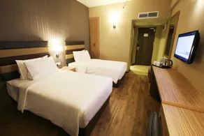 SEM9 Senai "Formerly Known As Perth Hotel" - Chambre