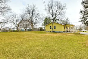 Yellow Home in Lineville on 2 Acres w/ Pool Access - Innenbereich