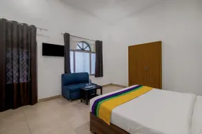 Itsy Hotels Om Pushp Residency - Chambre