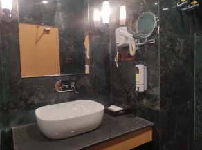 Padmini Resorts - Bathroom
