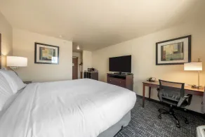 Cobblestone Inn & Suites - Avoca - Room