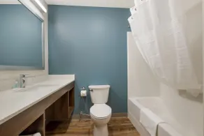 WoodSpring Suites Corona - Salle de bain