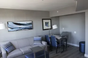 Embassy Suites by Hilton Toronto Airport - Chambre
