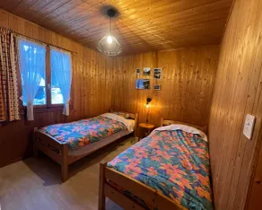 Familienfreundliche Wohnung mit Terrasse, Garten und Grill | Bergblick | Haustiere erlaubt - Zimmer
