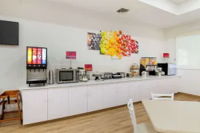 Best Western Plus Crossroads Inn & Suites - Restaurant