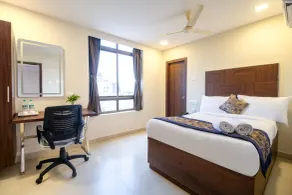 Monday Hotels Swarnas The Capital - Room