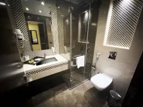 Lancaster Suites Raouche - Bathroom
