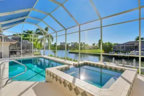 Inbjudande vattnet hem w / pool, badtunna och promenad till Tigertail Beach - Pool