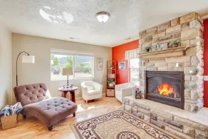 Gateway to Zion NP! Group Getaway w/ Mtn Views - Innenbereich