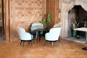 DOMITYS - Le château de la Pilule - Coin salon dans le hall