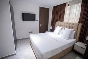 Veronique Heights - Room
