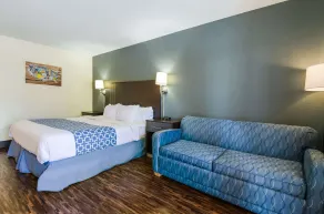 Econo Lodge Near Motor Speedway - Room