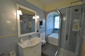 Hotel Su Giganti - Badrum