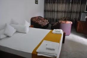 Trinco Rest House - Chambre